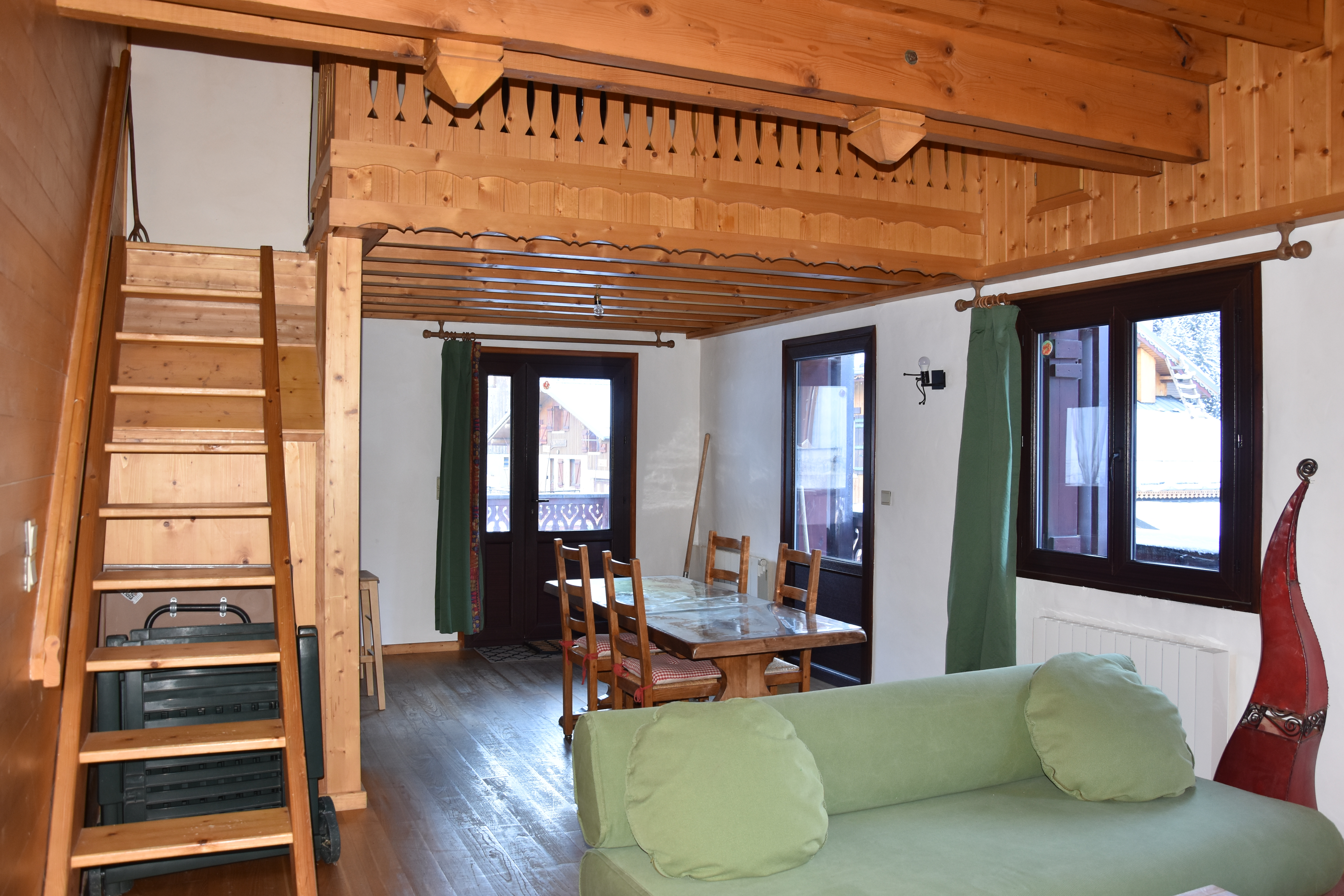 Sale : Chalet with 4 apartments